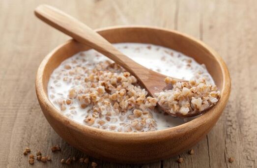 Cháo kiều mạch với kefir